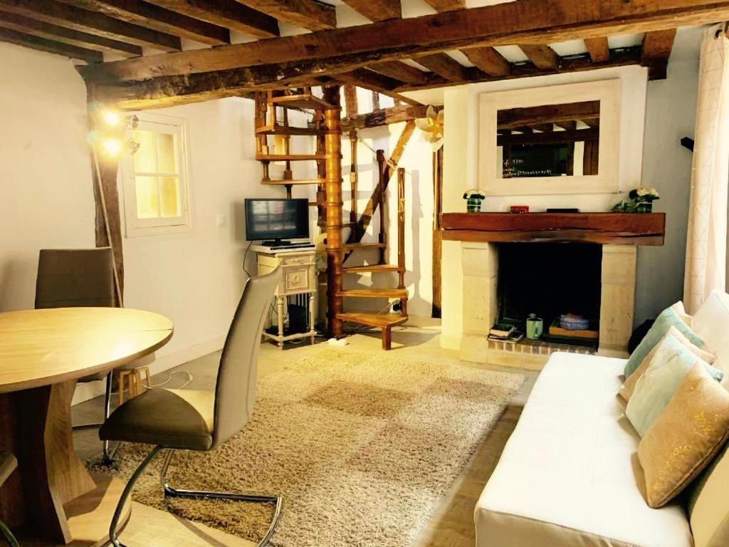 Les 4 Lions Duplex Chic Et Charme Apartment Honfleur Luaran gambar